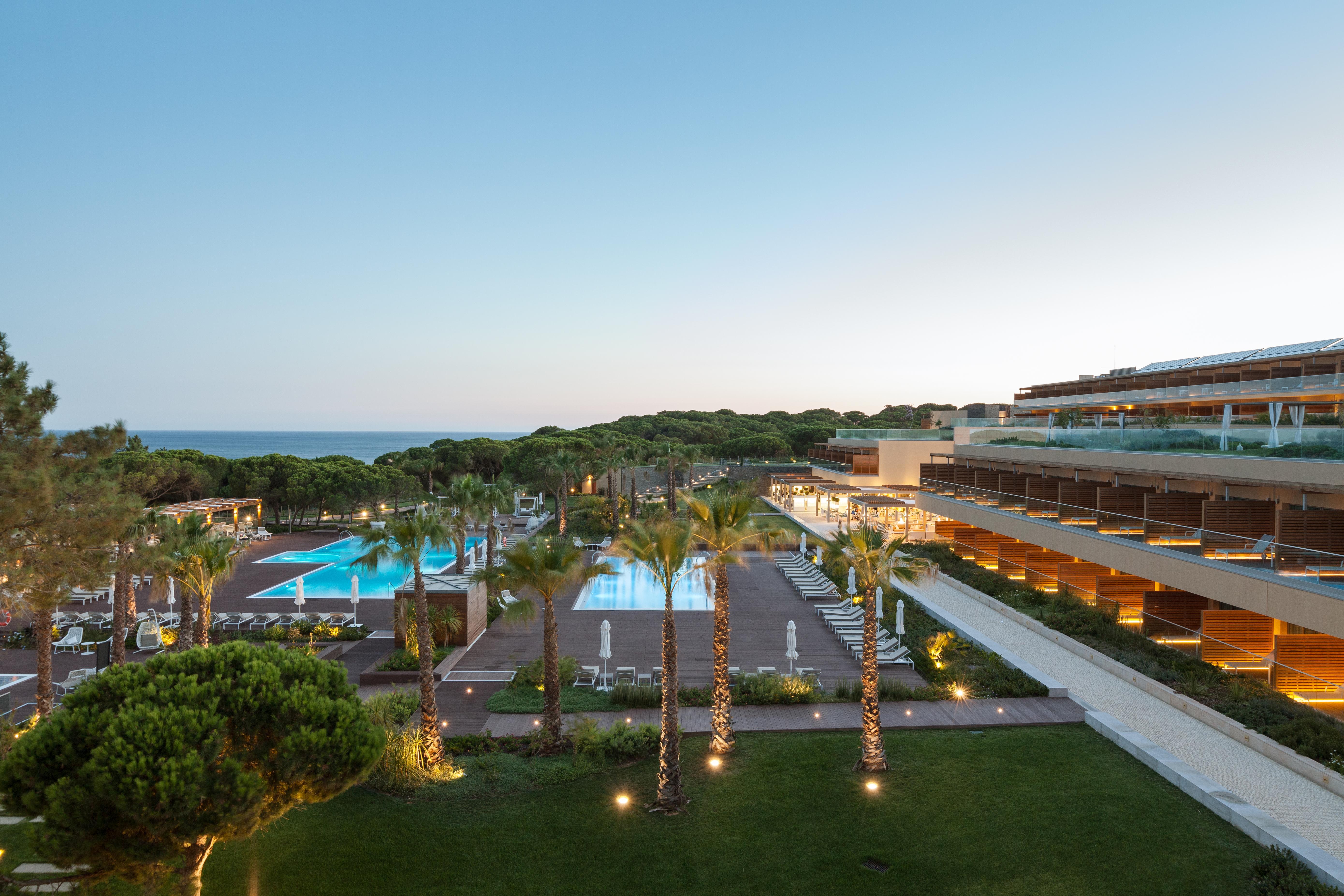 Epic Sana Algarve Hotel Albufeira Exterior photo The resort at night