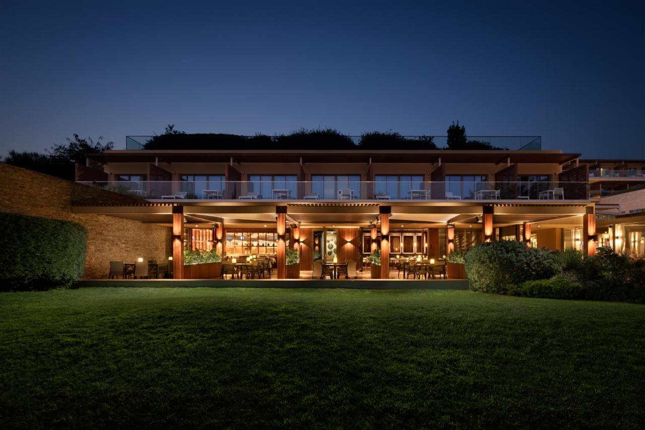 Epic Sana Algarve Hotel Albufeira Exterior photo The restaurant at night