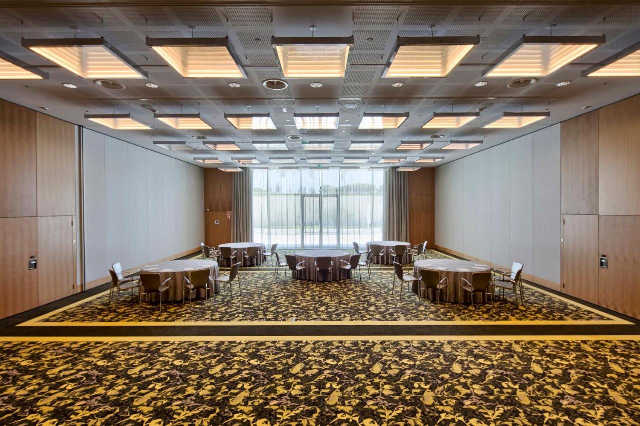 Epic Sana Algarve Hotel Albufeira Exterior photo Meeting room
